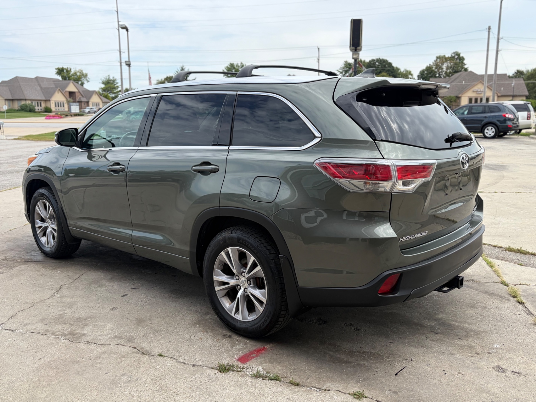 Car Image 9