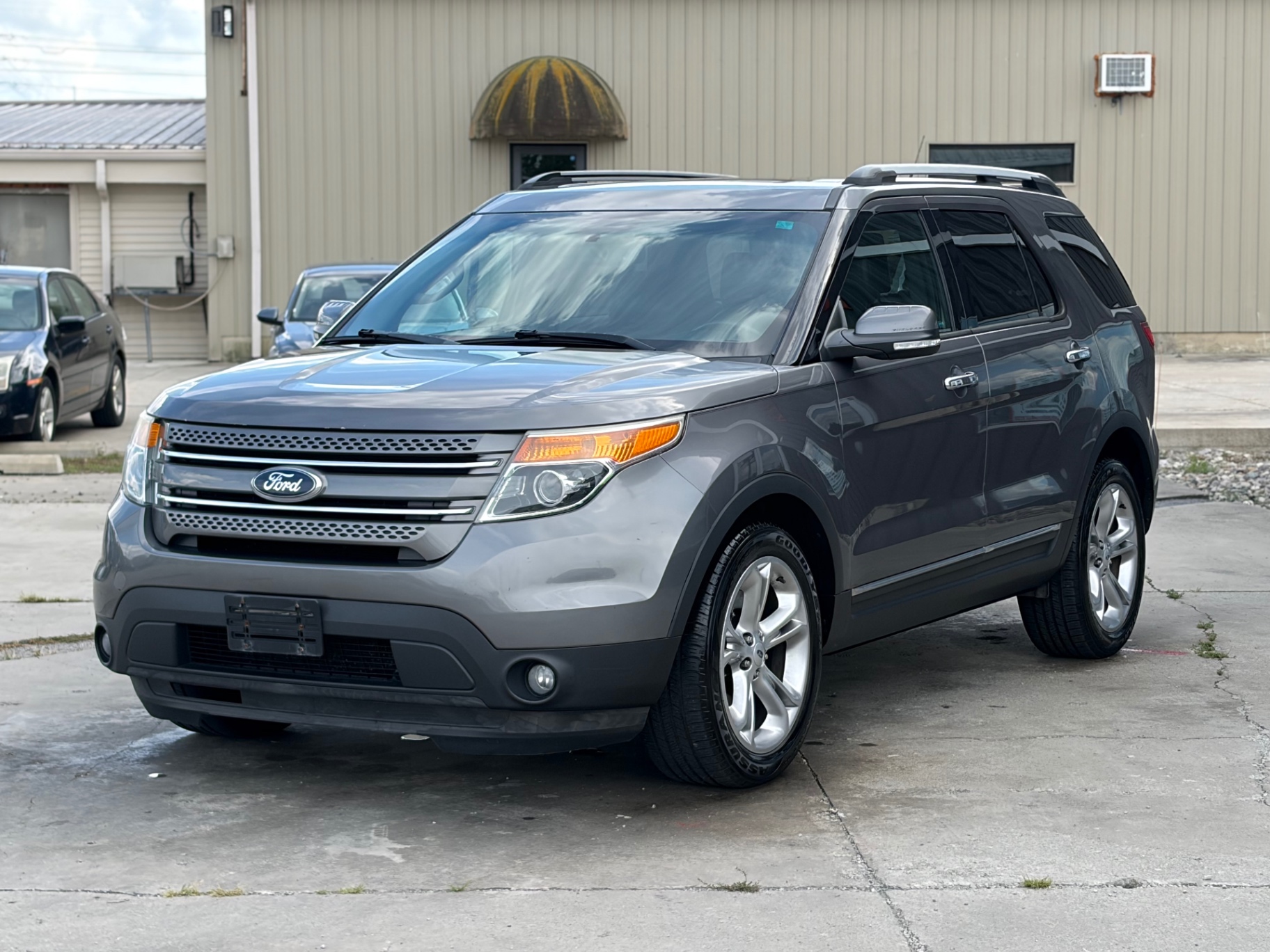 Car Image 5
