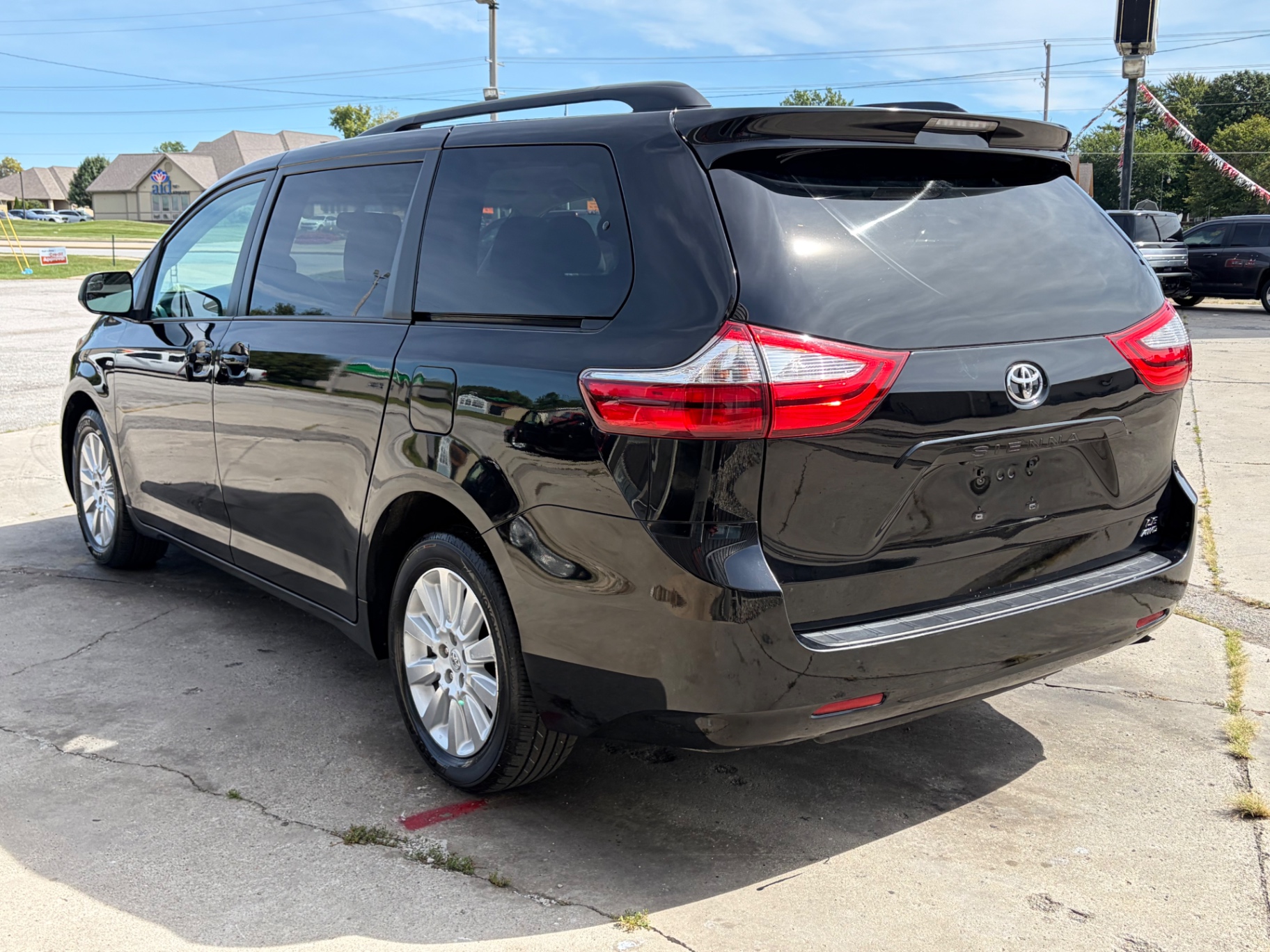 Car Image 13