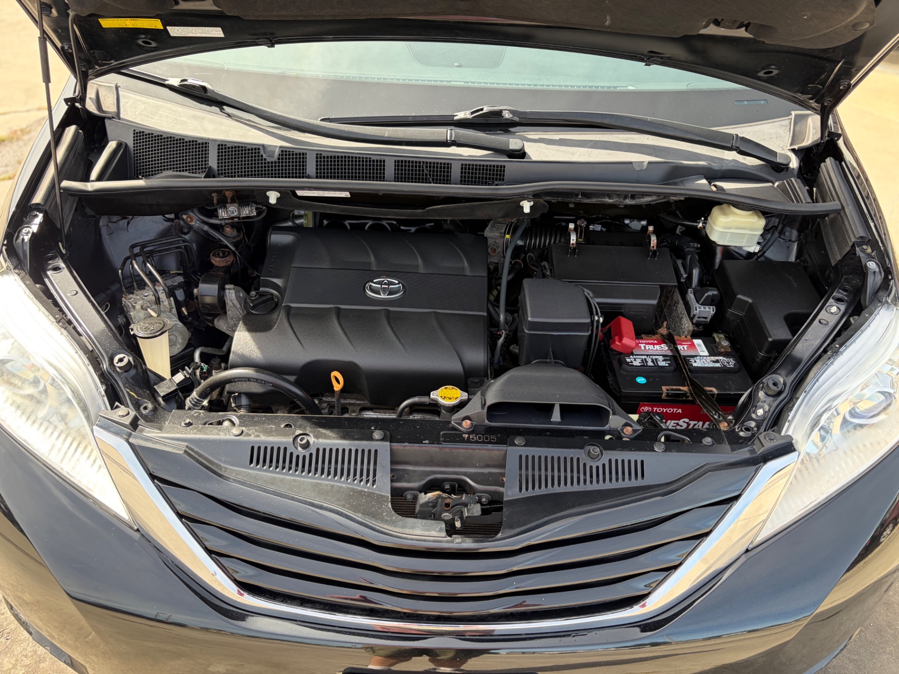 Car Image 16